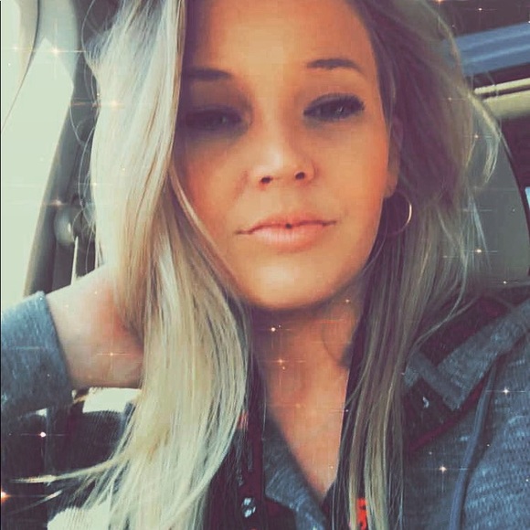 Meet your Posher, Racheal - Picture 2 of 2